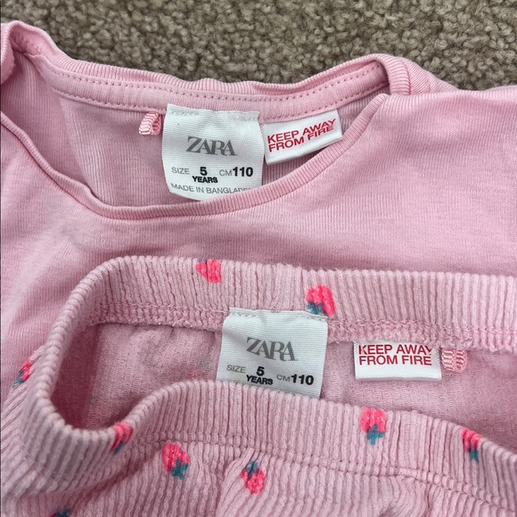 Zara Set with Strawberry Design - Picture 3 of 6